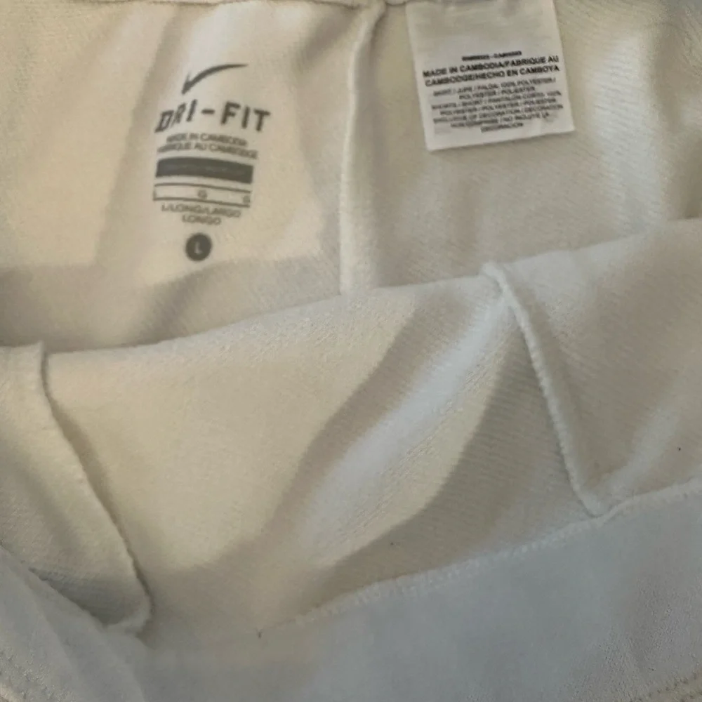 EUC Nike Cream Tennis Skort